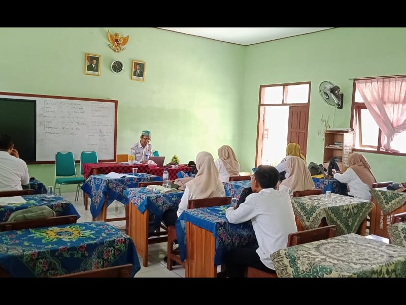 Pelaksanaan Hari Guru Belajar di SD Negeri 2 Palangan